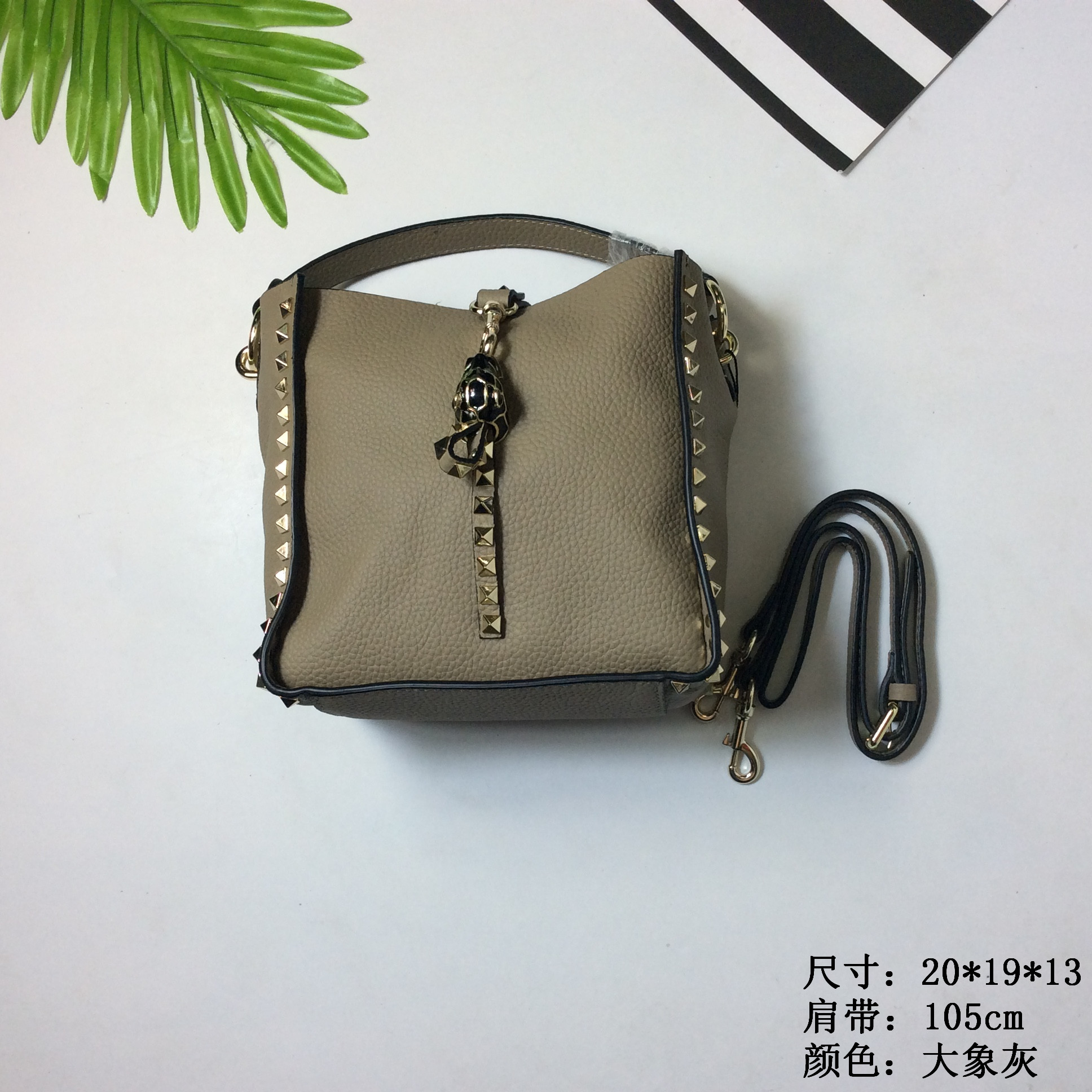 22x15x8 灰色
